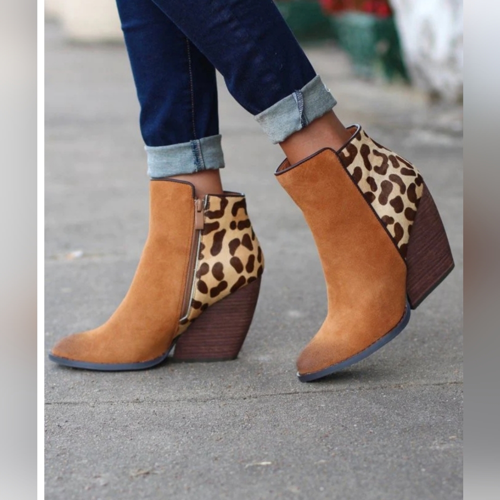 VERY VOLATILE CHATTER LEOPARD BOOTIE SIZE 7